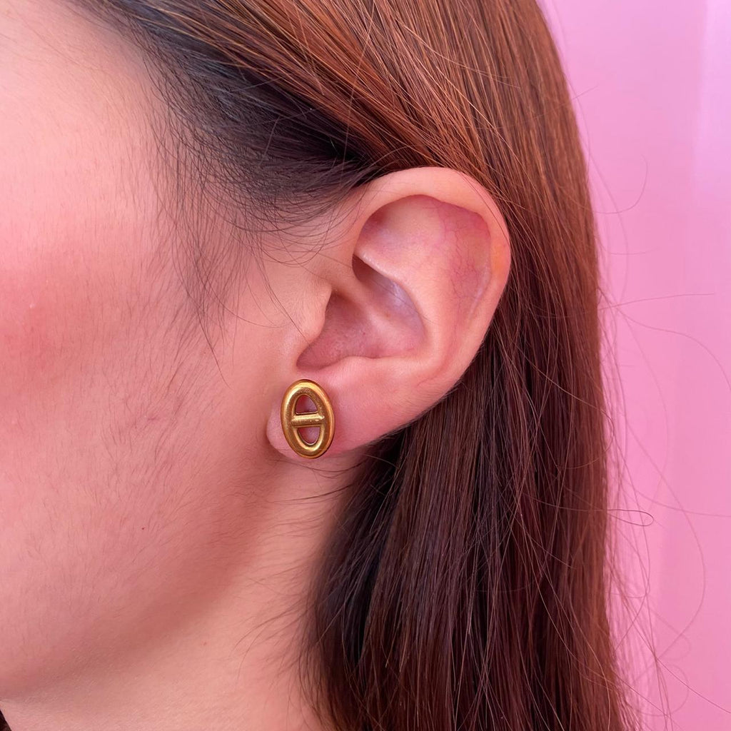 Aretes Óvalo Liso Dorado