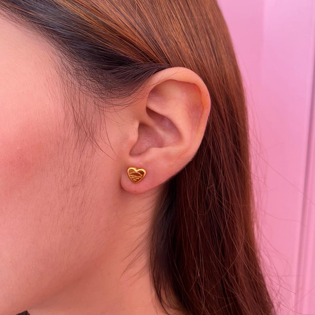 Aretes Corazón Grabado Oro