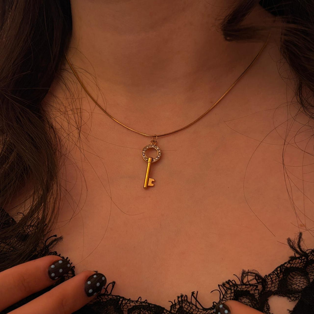 Collar Llave Brillante